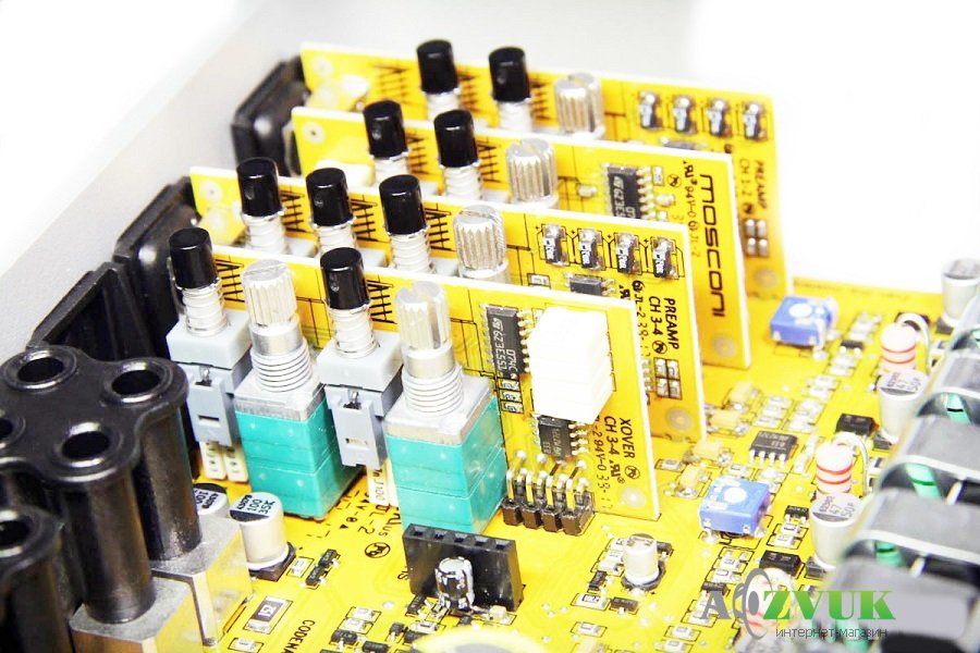 Автомобильный усилитель звука Mosconi Gladen Pro 4|10